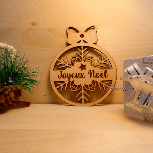 Boule de Noël en bois - modèle 1